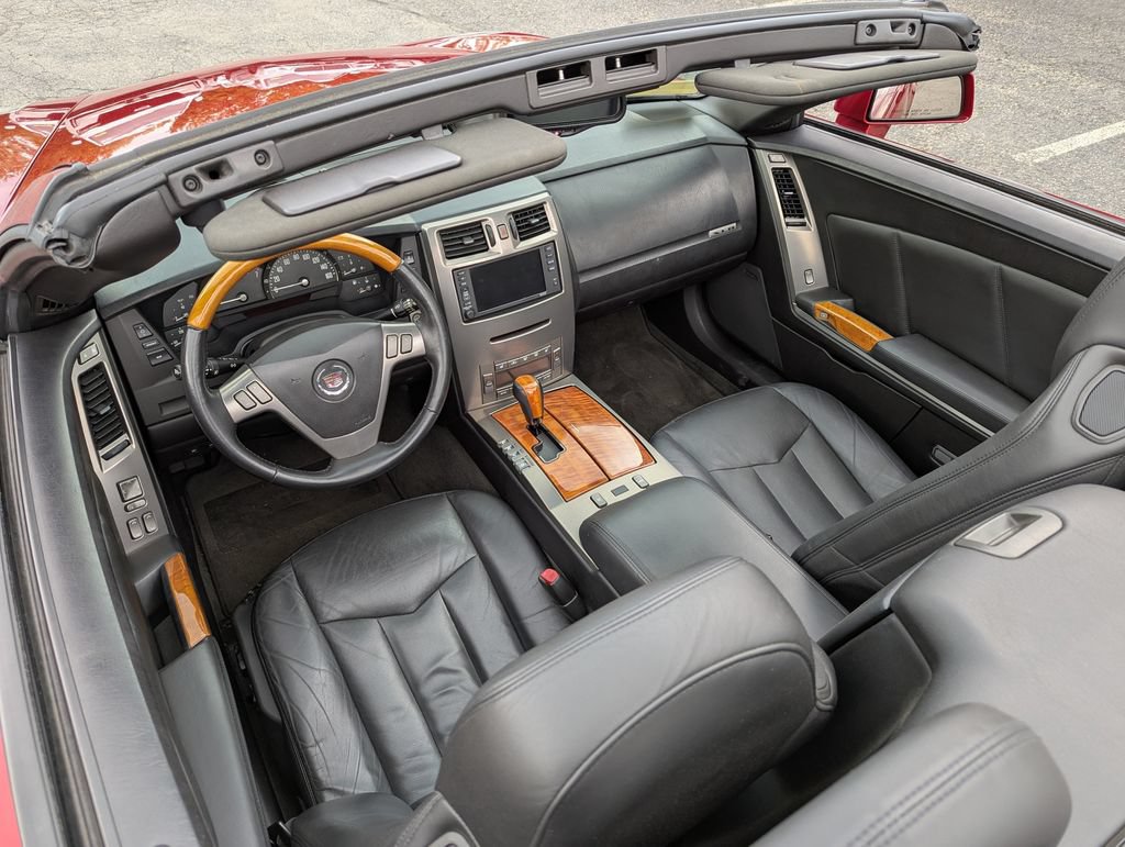 Used 2004 Cadillac XLR RWD image 43