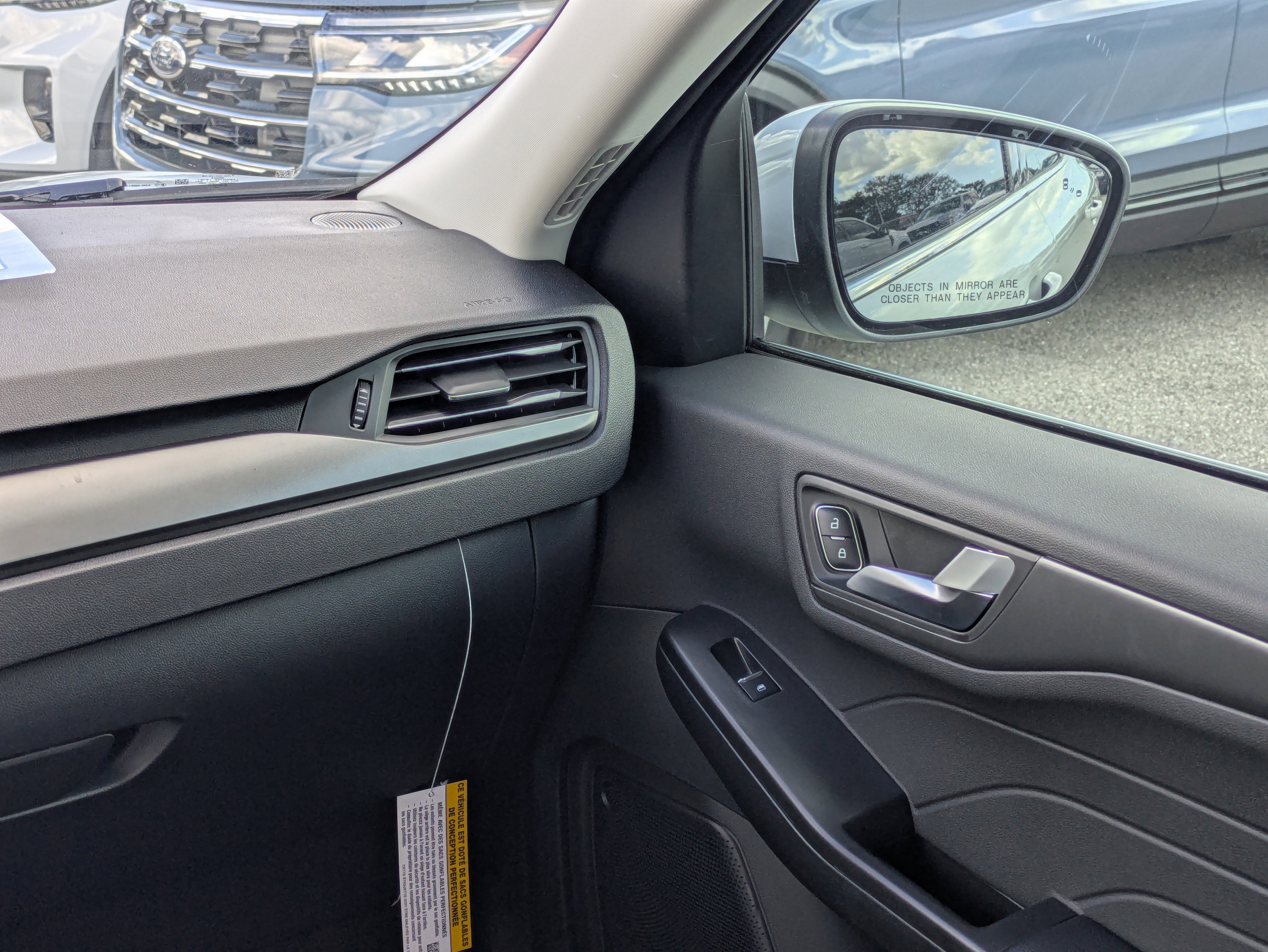 New 2026 Ford Escape SE FWD image 19