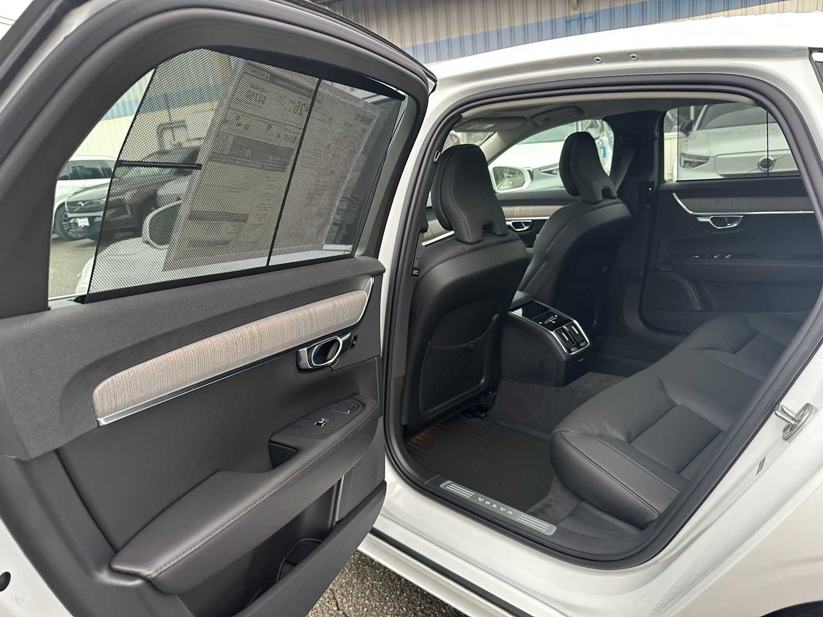 New 2025 Volvo S90 B6 Plus w/ Protection Package Premier image 16