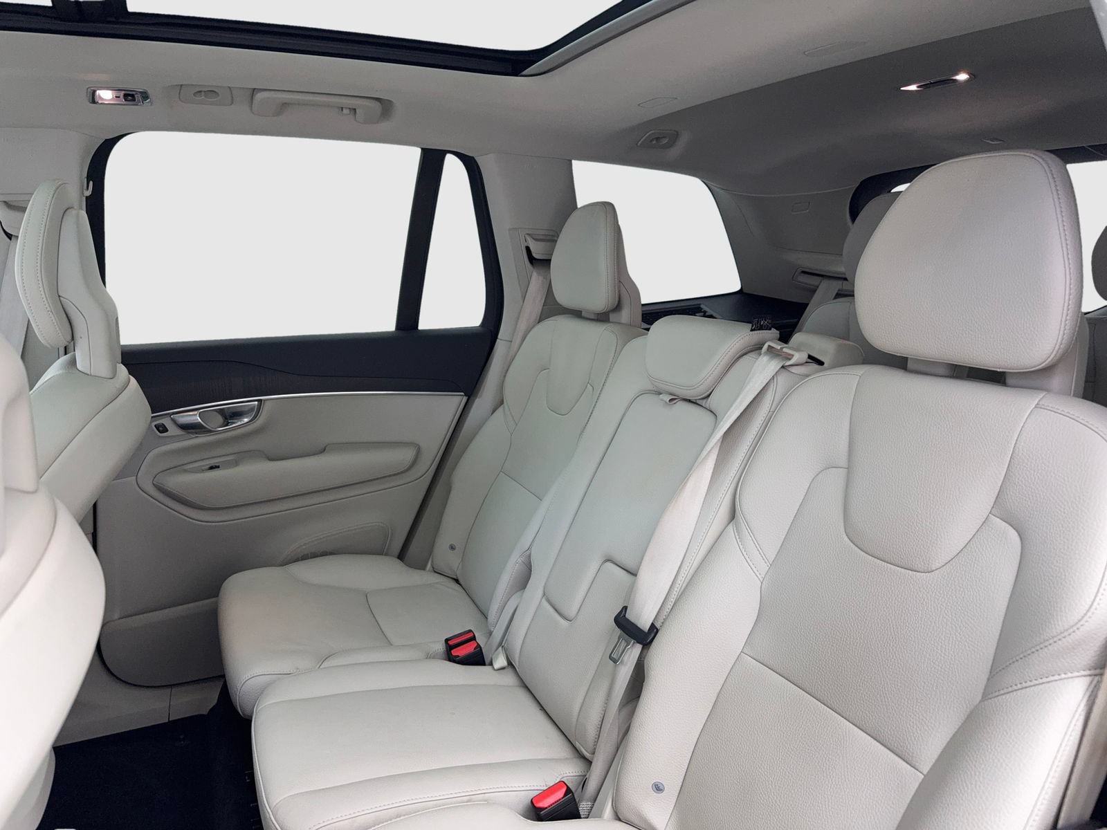 Used 2020 Volvo XC90 T5 Momentum w/ Protection Package Premier FWD image 36