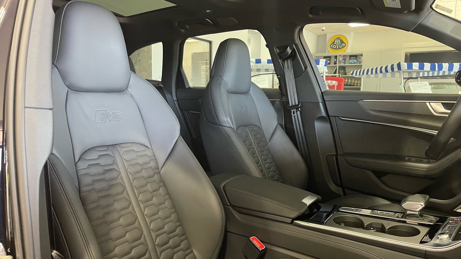 Used 2024 Audi RS 6 performance w/ Matte Carbon Package AWD/4WD image 41