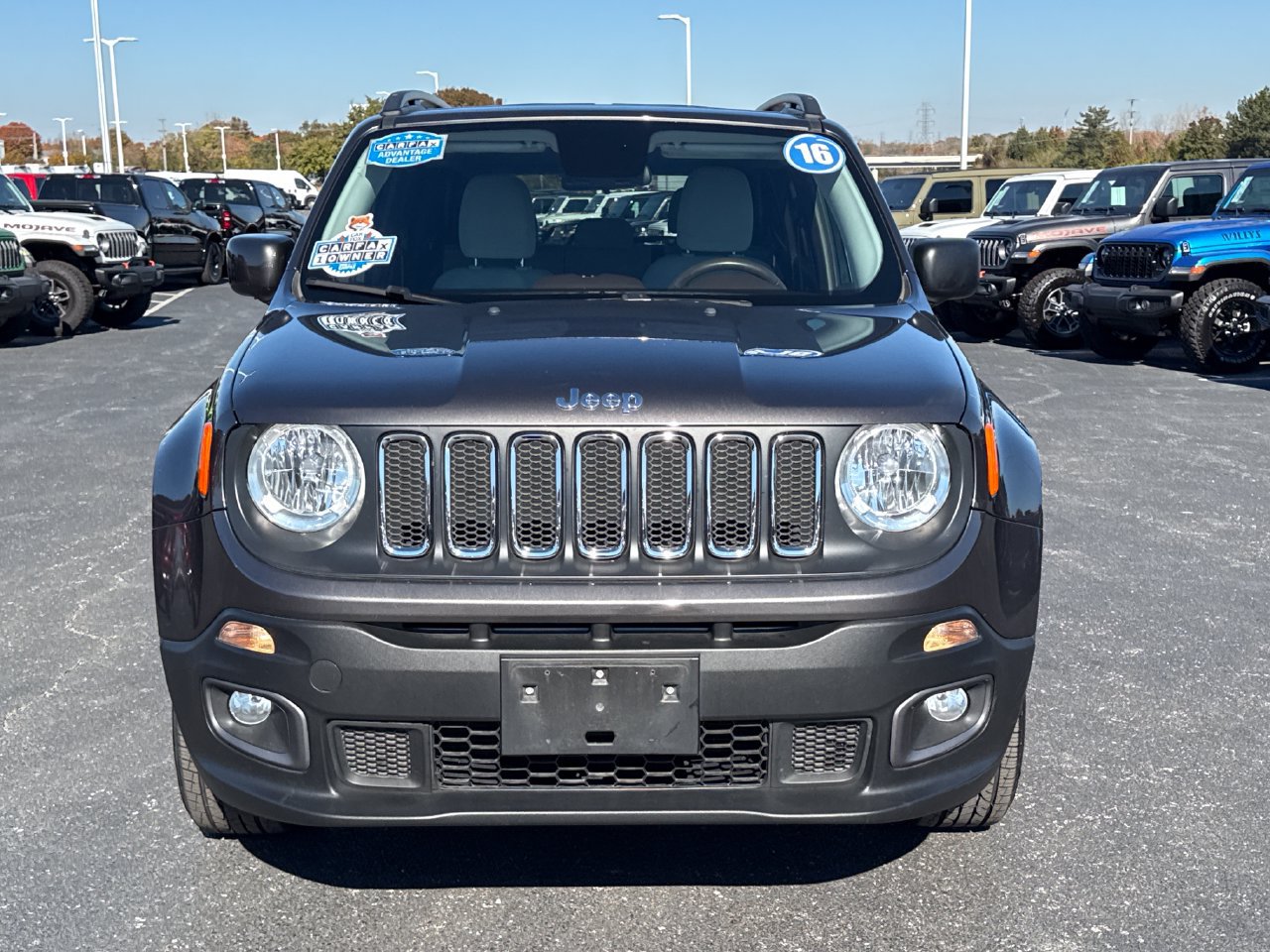 Used 2016 Jeep Renegade Latitude AWD/4WD image 8