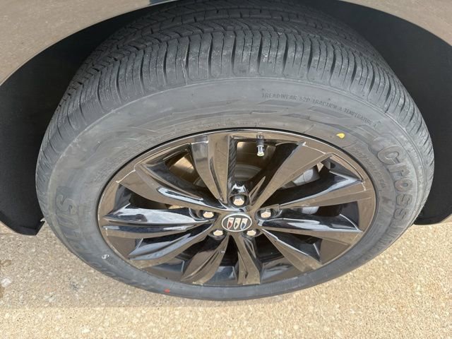 Used 2025 Buick Envista Sport Touring image 53