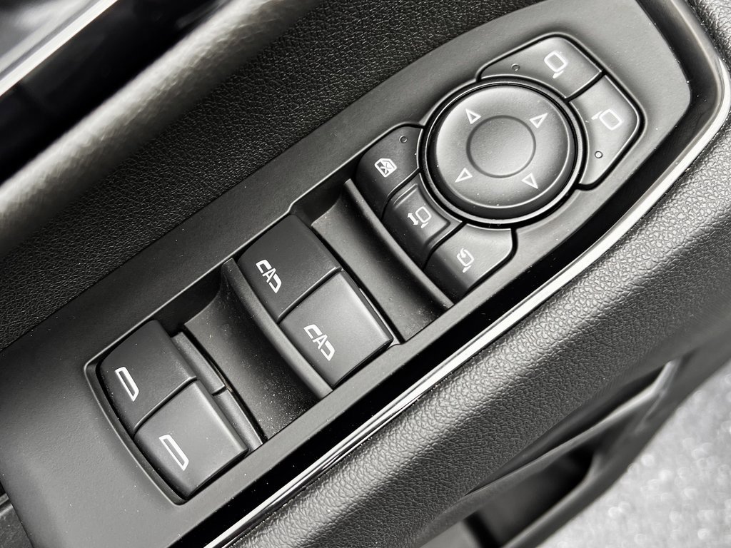 Used 2025 GMC Sierra 2500 AT4 image 26
