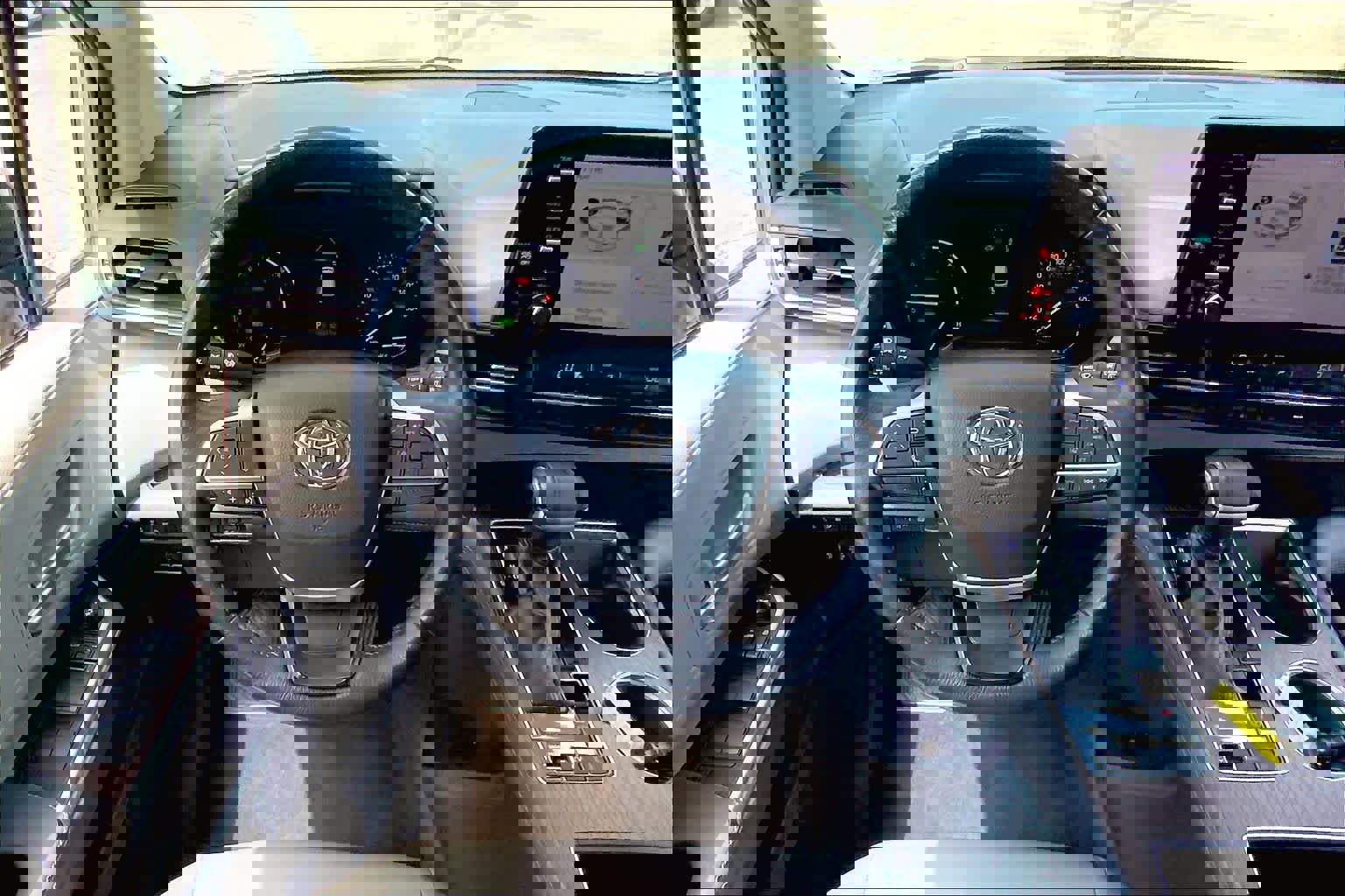 Used 2021 Toyota Sienna XLE image 6