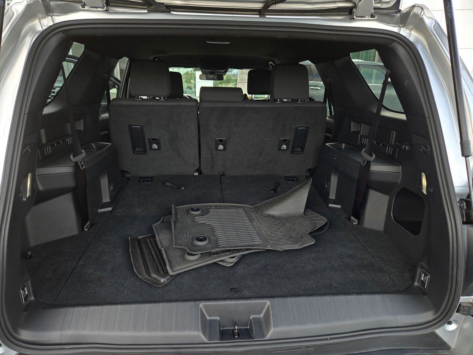 Used 2025 Toyota 4Runner SR5 AWD/4WD image 23