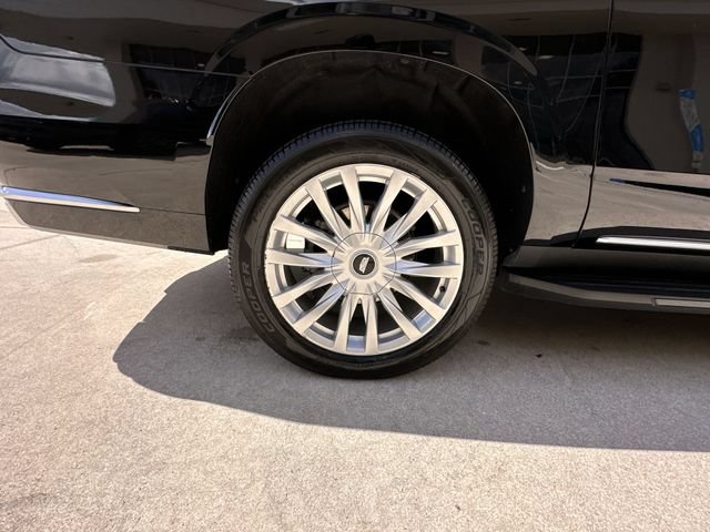Certified 2023 Cadillac Escalade ESV Luxury RWD image 18