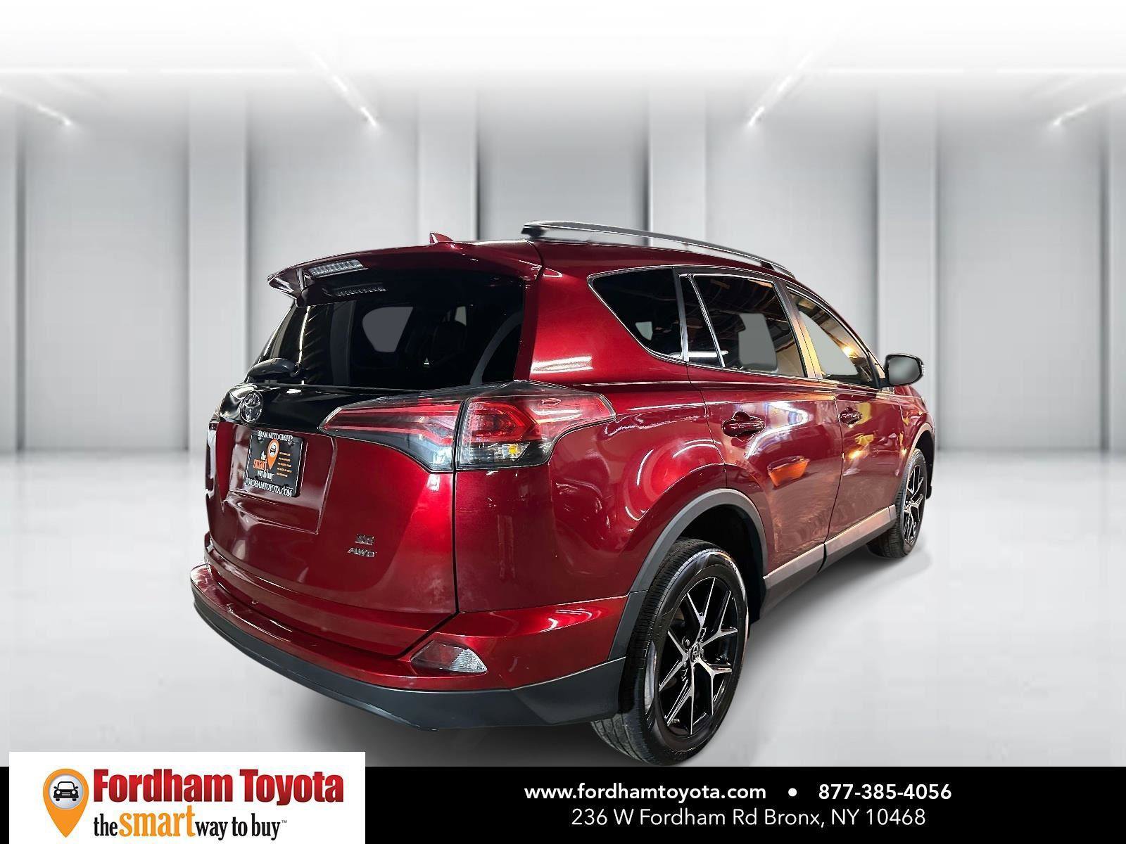 Used 2018 Toyota RAV4 SE w/ Power Extra Value Package image 4