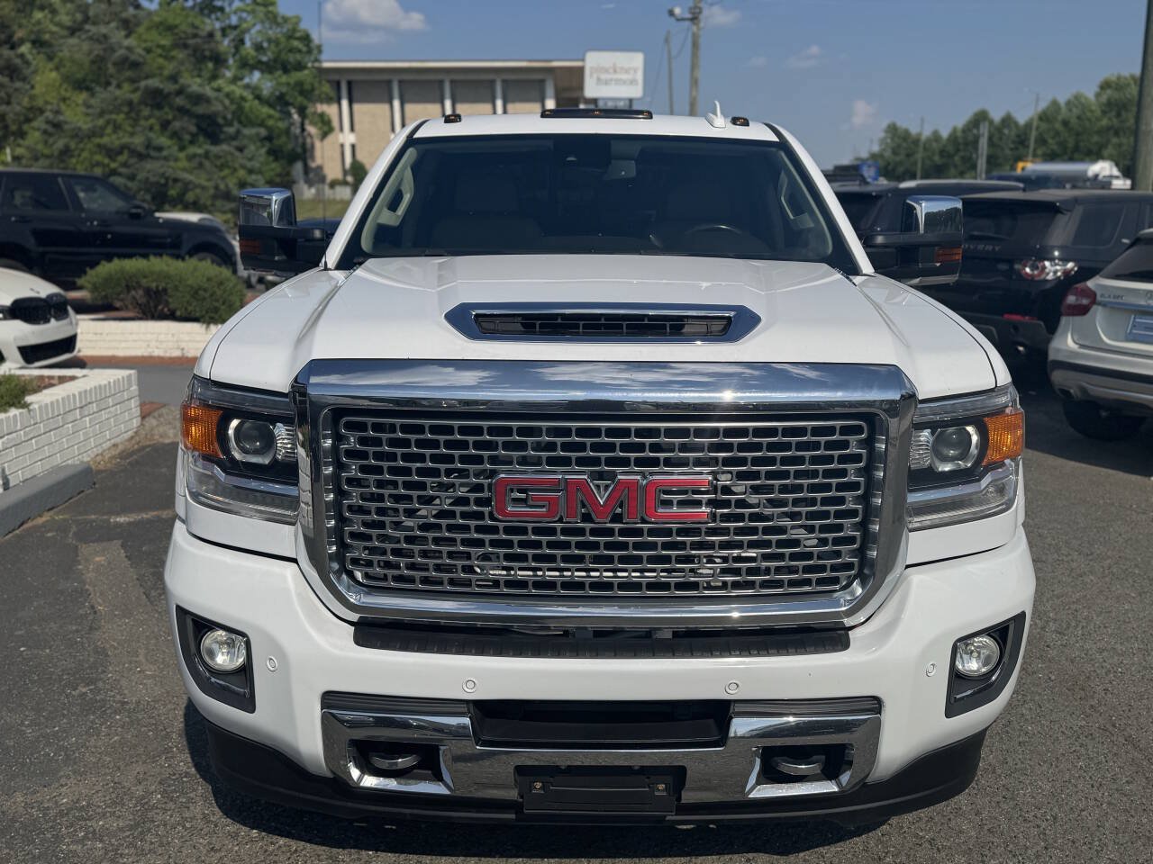 Used 2017 GMC Sierra 3500 Denali w/ Duramax Plus Package RWD image 3