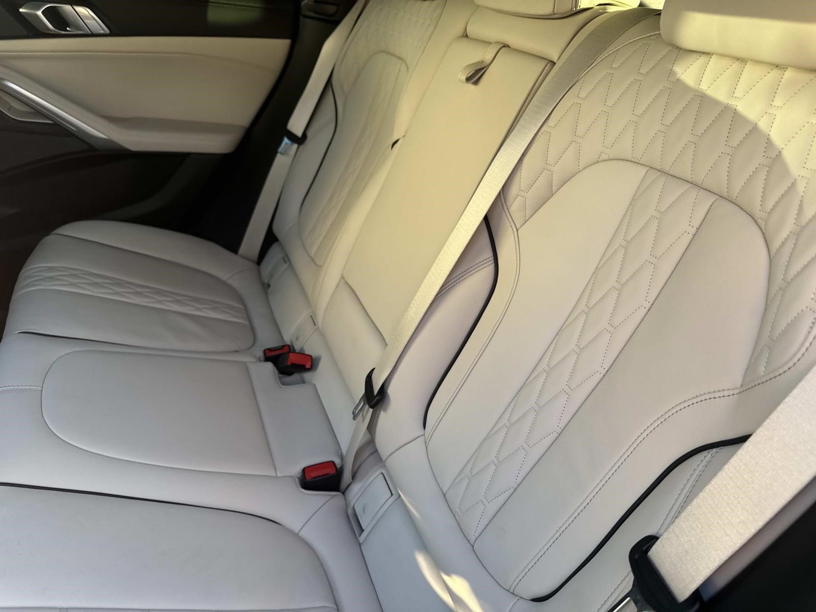 Used 2024 BMW X6 xDrive40i w/ Premium Package AWD/4WD image 13