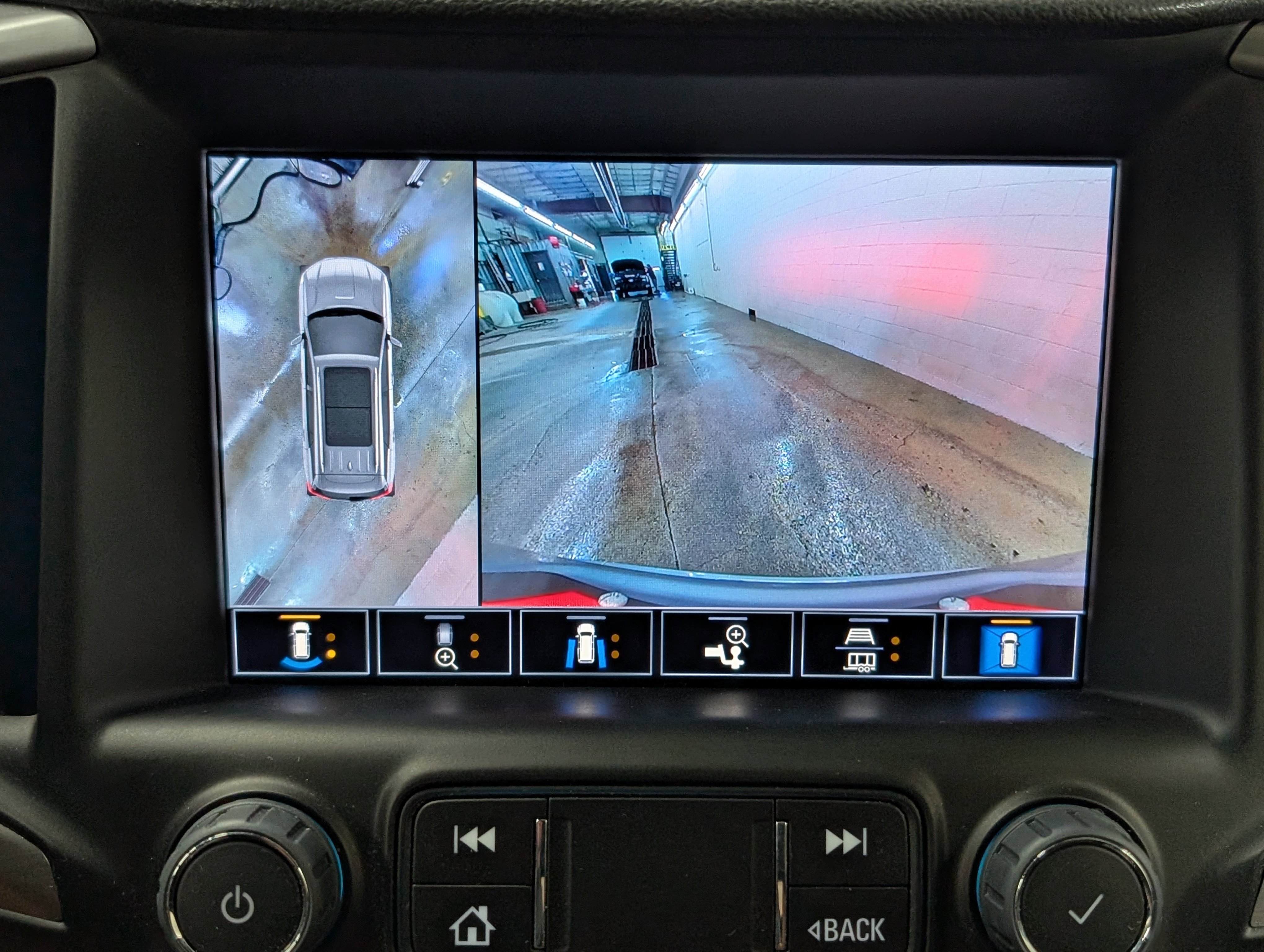 Used 2024 GMC Terrain AT4 w/ Tech Package AWD/4WD image 22