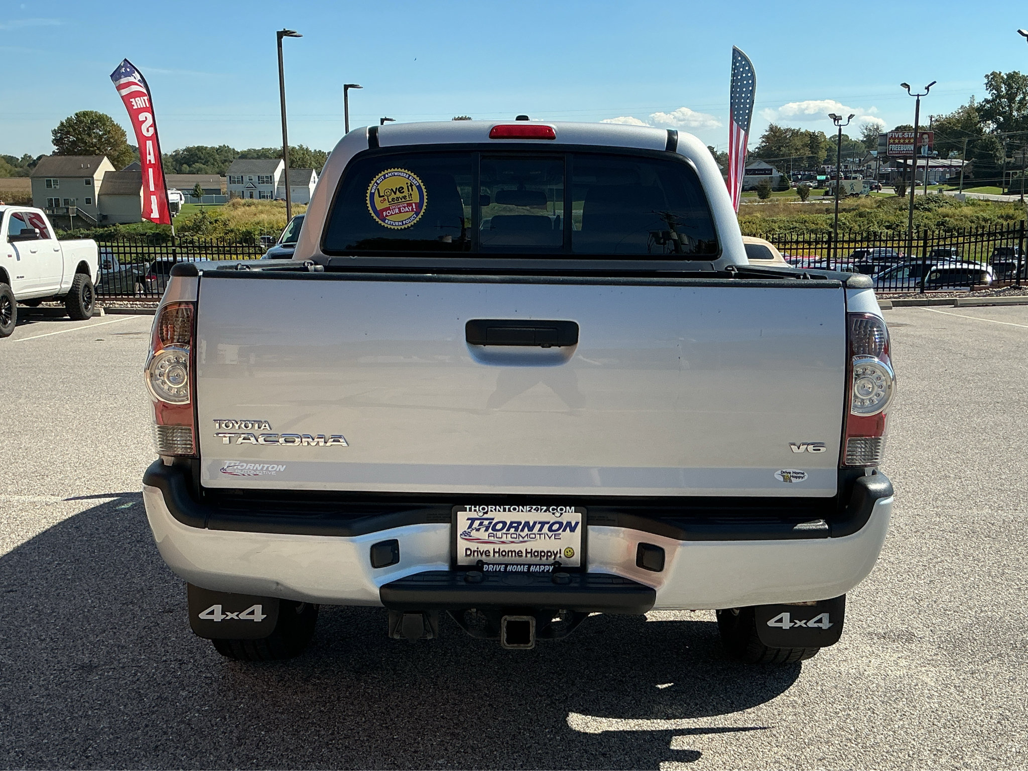 Used 2011 Toyota Tacoma 4x4 Double Cab w/ TRD Sport Pkg image 4