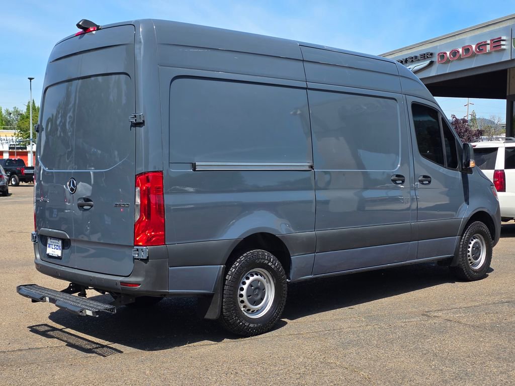 Used 2019 Mercedes-Benz Sprinter 144 image 2