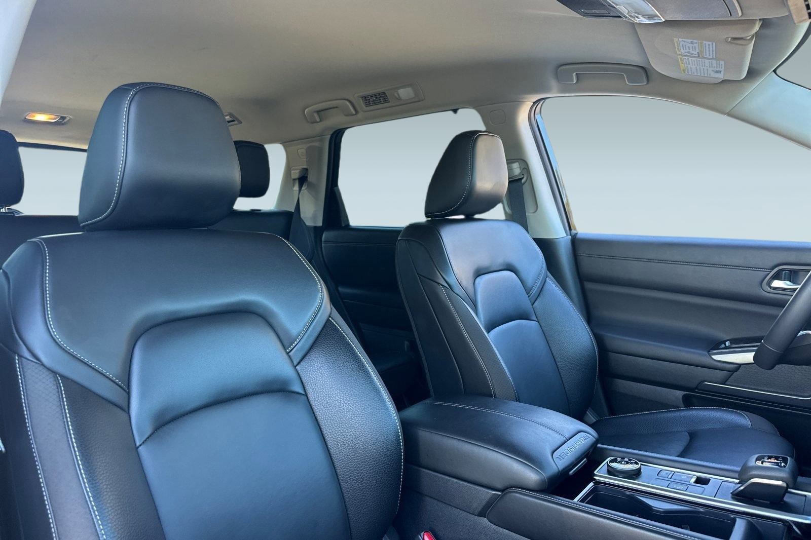 Used 2024 Nissan Pathfinder SL image 30