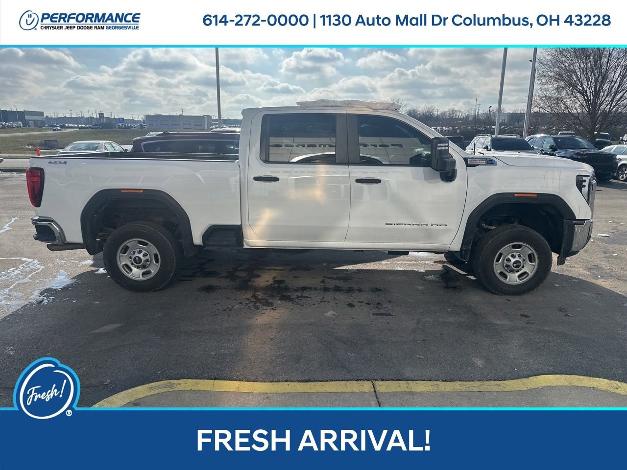 Used 2024 GMC Sierra 2500 Pro w/ Convenience Package image 3