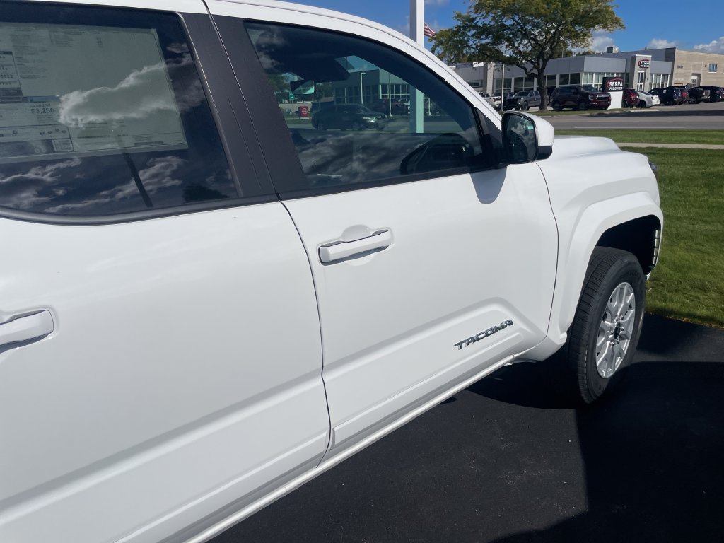 New 2026 Toyota Tacoma SR5 AWD/4WD image 12
