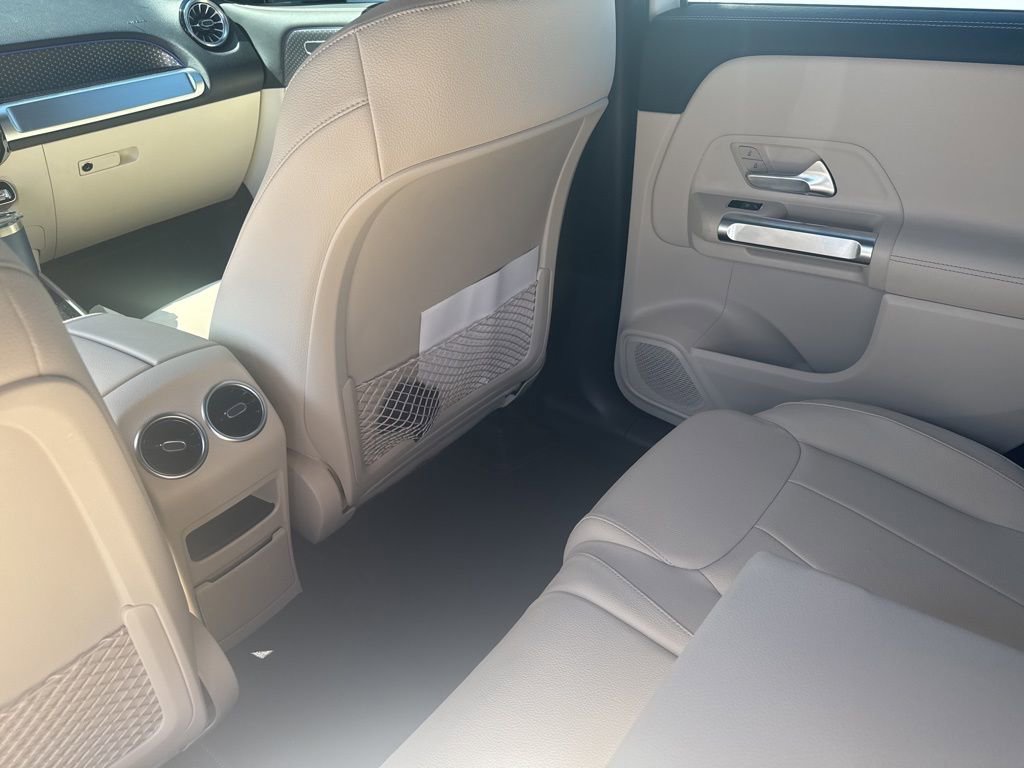 Used 2025 Mercedes-Benz GLB 250 image 18