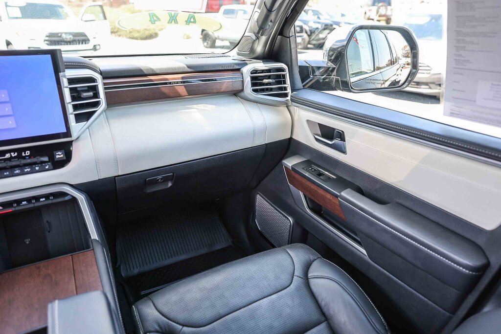 Certified 2025 Toyota Sequoia Capstone AWD/4WD image 5
