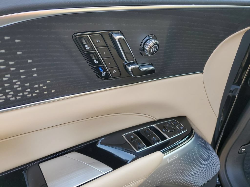 New 2026 Cadillac Lyriq V w/ Exterior Carbon Fiber Package AWD/4WD image 24