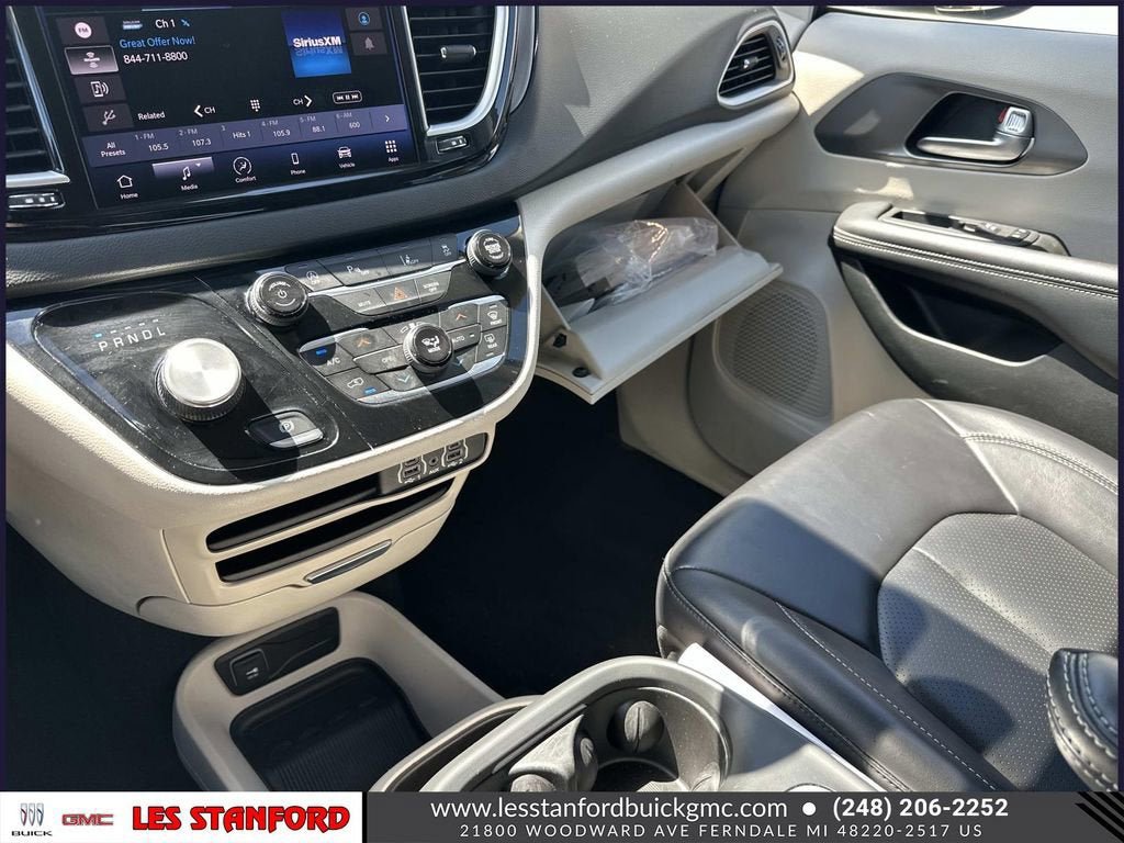 Used 2023 Chrysler Pacifica Touring-L FWD image 35