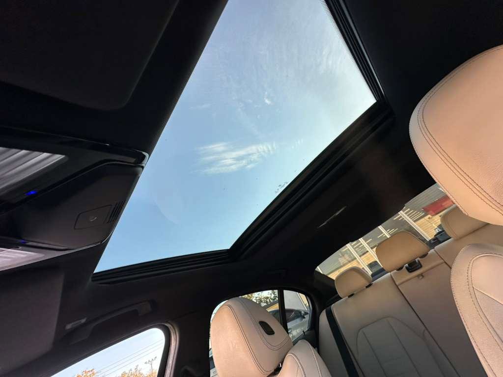 Used 2020 BMW 330i 330i w/ M Sport Package image 13