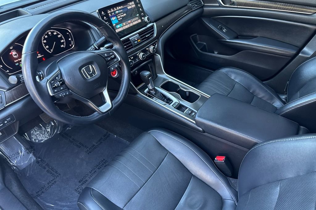 Certified 2018 Honda Accord Touring image 4