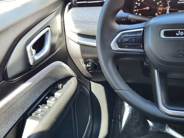 Used 2023 Jeep Compass Latitude AWD/4WD image 26