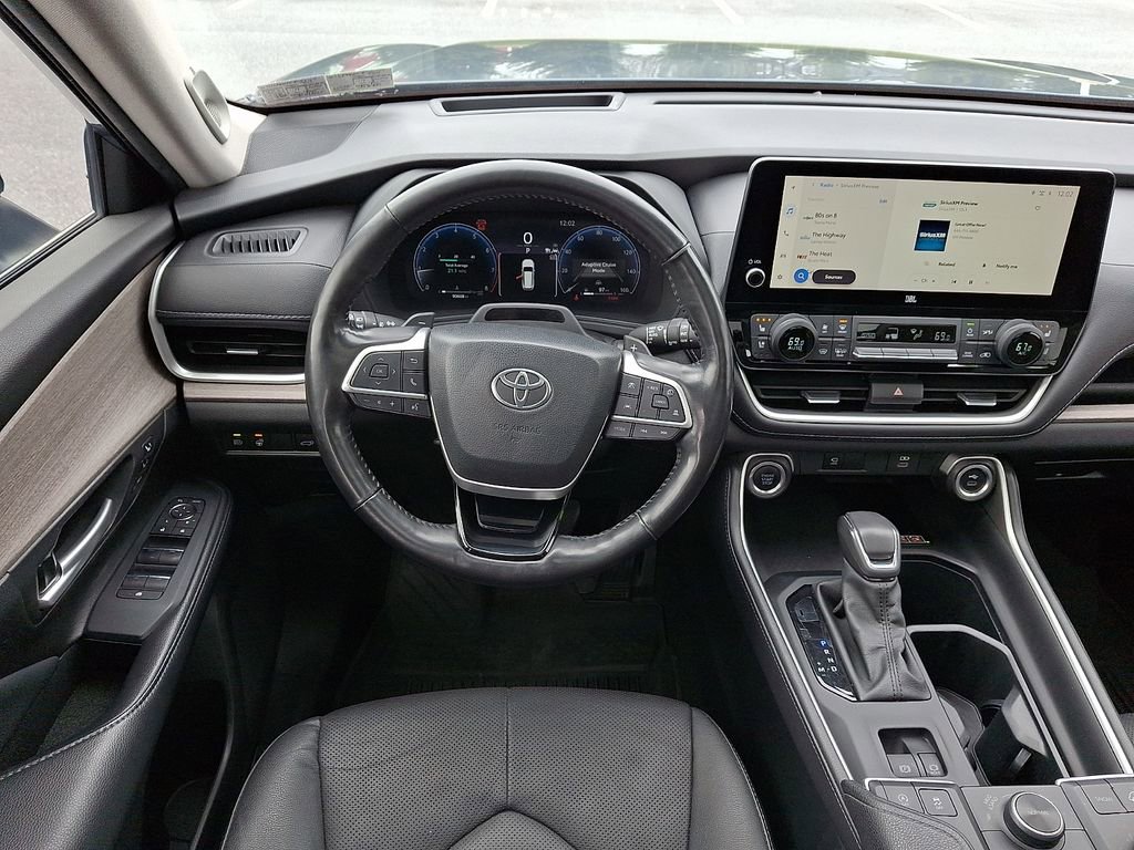 Used 2024 Toyota Grand Highlander AWD image 13