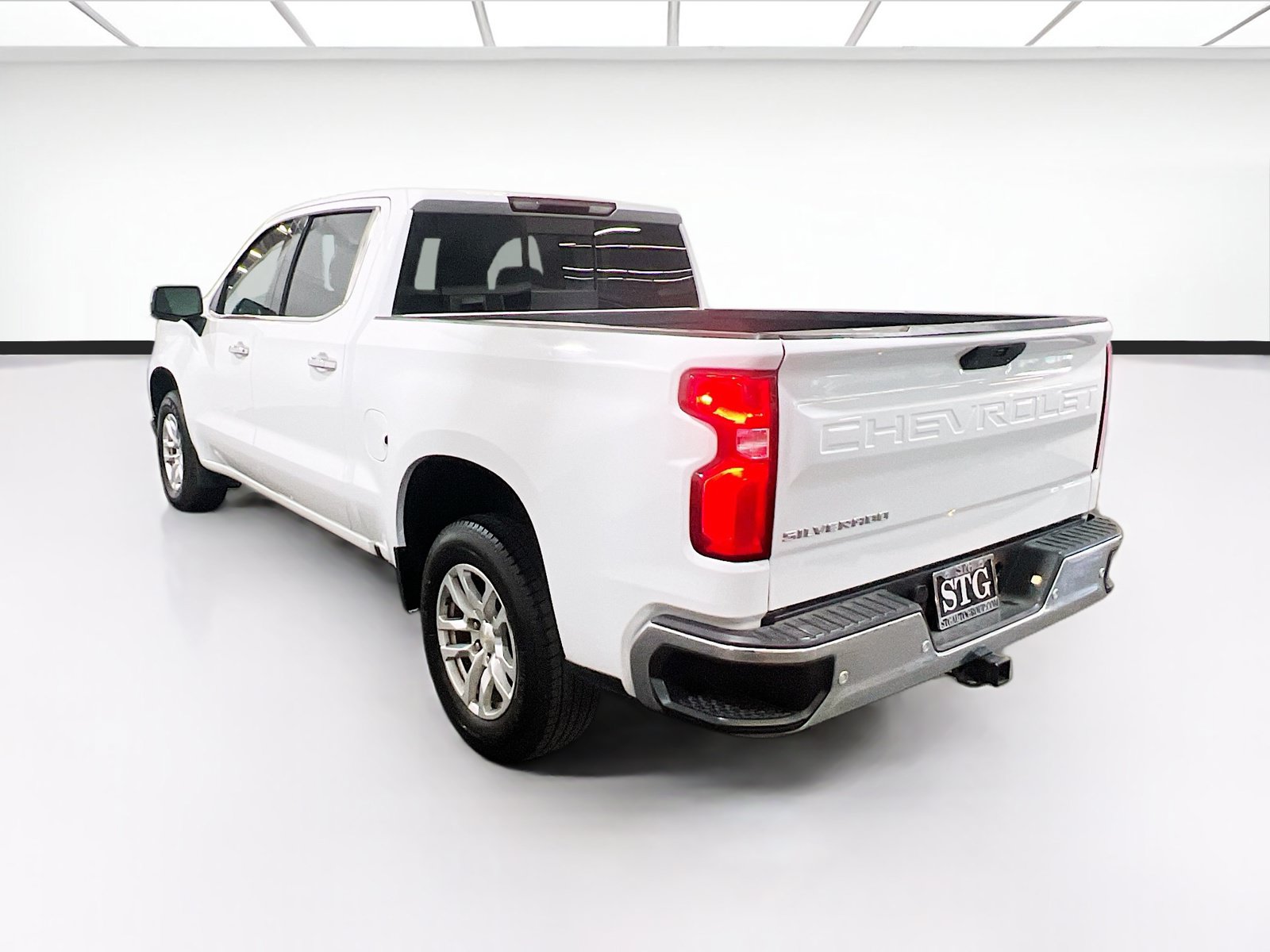 Used 2021 Chevrolet Silverado 1500 LTZ w/ LTZ Convenience Package II AWD/4WD image 6