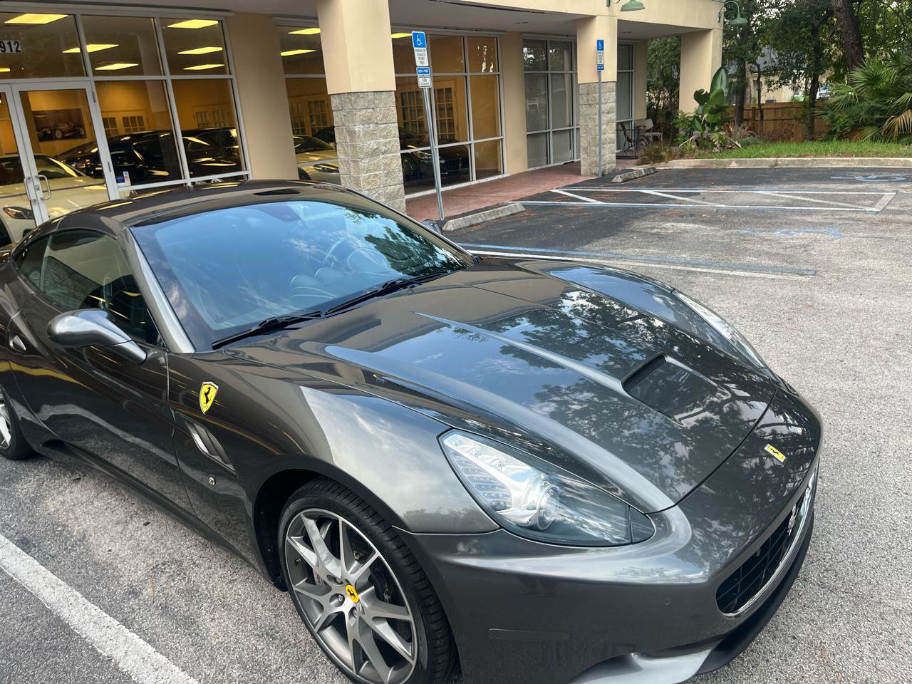 Used 2011 Ferrari California RWD image 16
