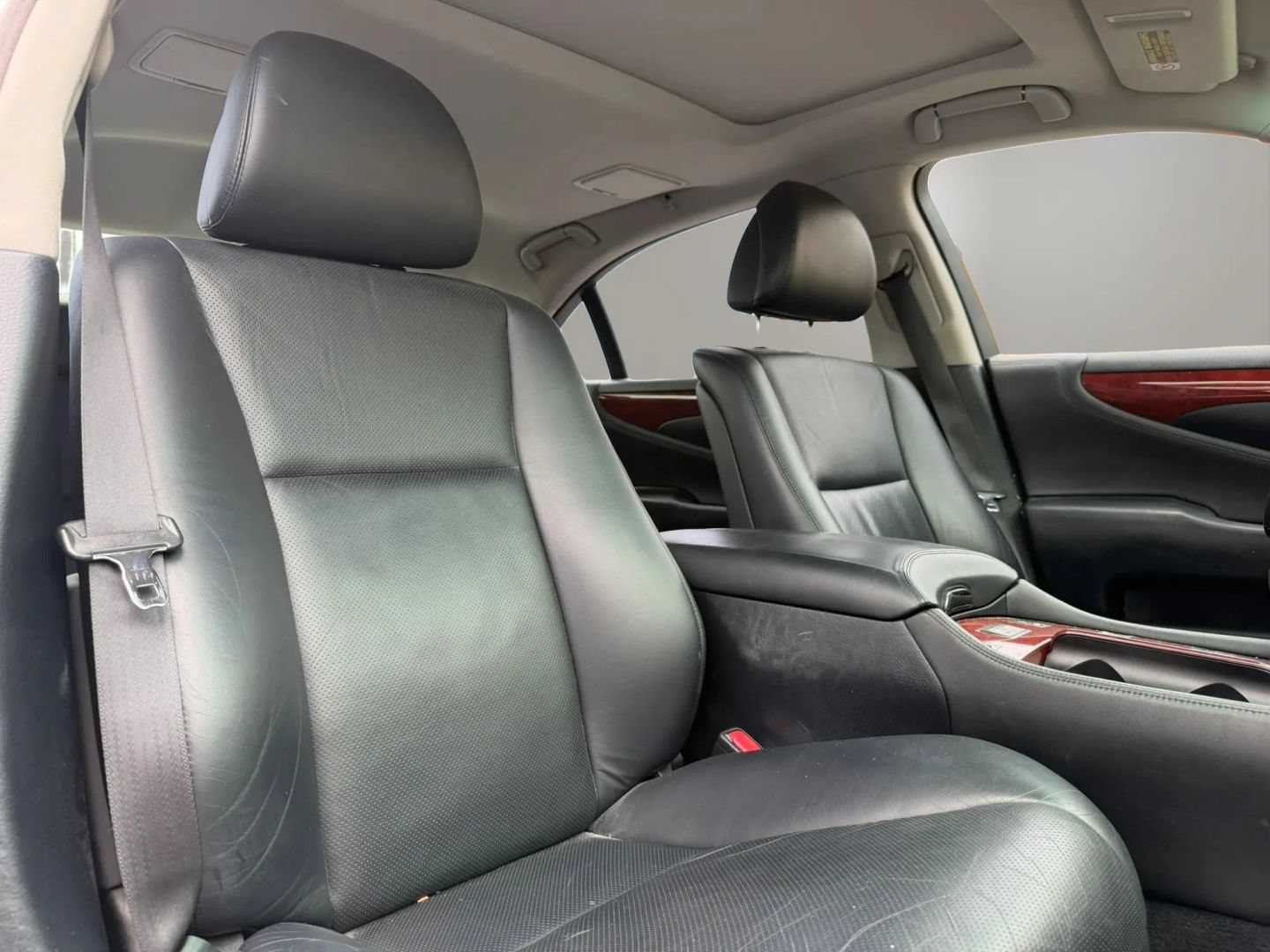 Used 2008 Lexus LS 460 L w/ Preferred Accessory Pkg RWD image 16