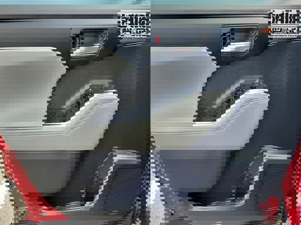 Used 2023 Toyota Highlander L image 6