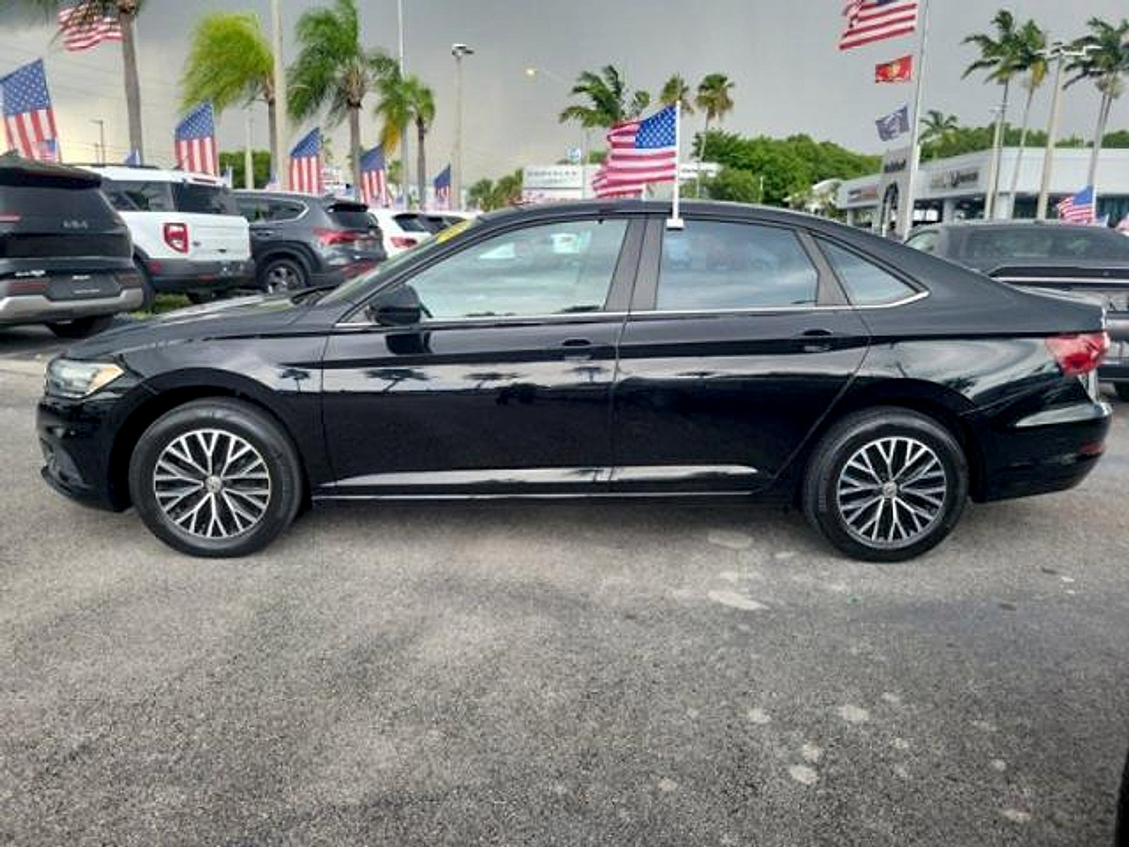 Used 2020 Volkswagen Jetta SE w/ SE Cold Weather Package FWD image 4