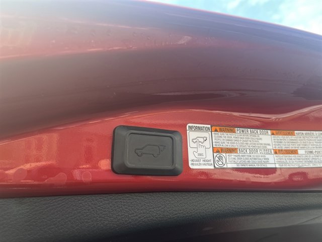 Used 2014 Toyota RAV4 Limited w/ Technology Package AWD/4WD image 15