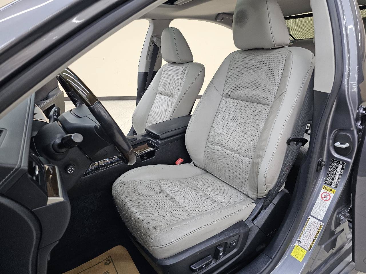 Used 2015 Lexus ES 350 w/ Luxury Package FWD image 16