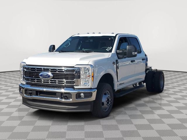 New 2026 Ford F350 XL w/ XL Chrome Package image 3