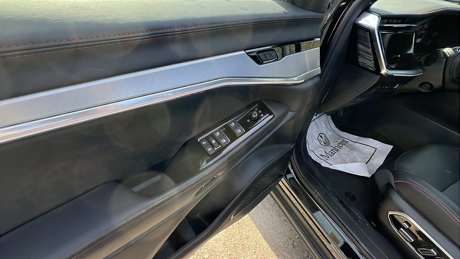 Used 2024 Jeep Wagoneer Launch Edition image 15