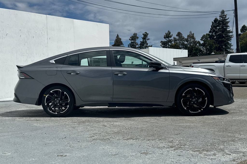 New 2026 Nissan Sentra SR w/ SR Premium Package FWD image 3