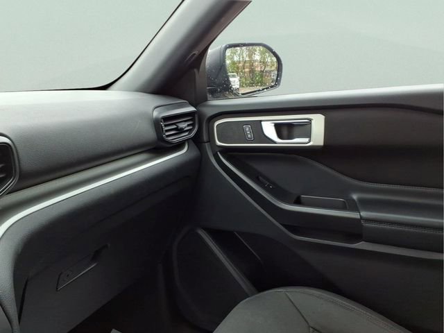 Used 2020 Ford Explorer XLT w/ Comfort Package AWD/4WD image 21