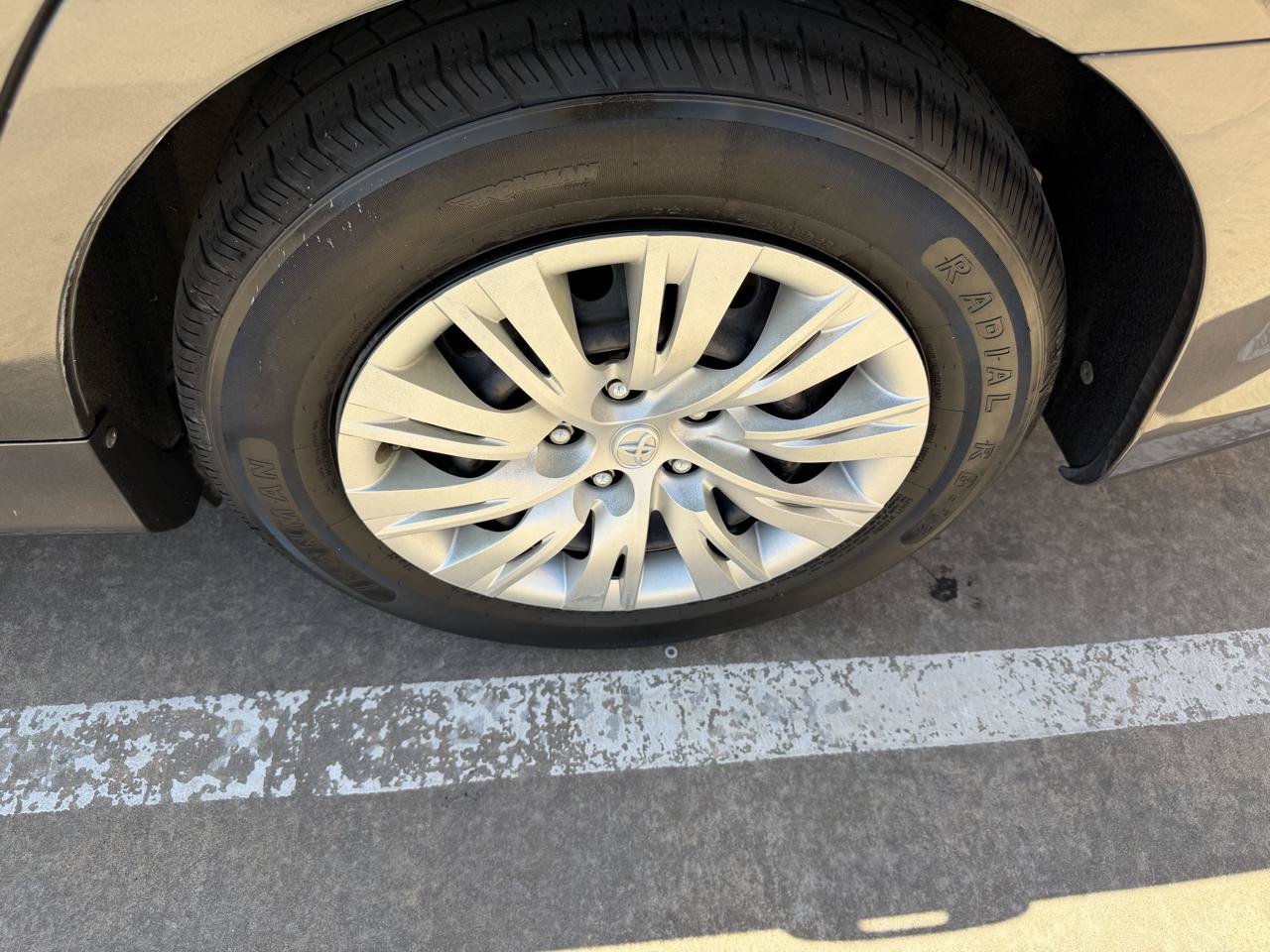 Used 2014 Toyota Camry LE FWD image 37