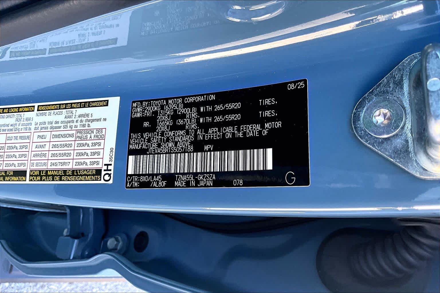 Used 2025 Toyota 4Runner Limited AWD/4WD image 37