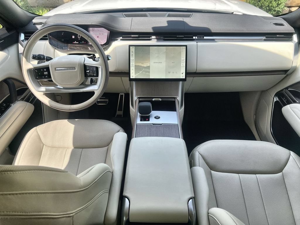 New 2026 Land Rover Range Rover Long Wheelbase SE AWD/4WD image 12