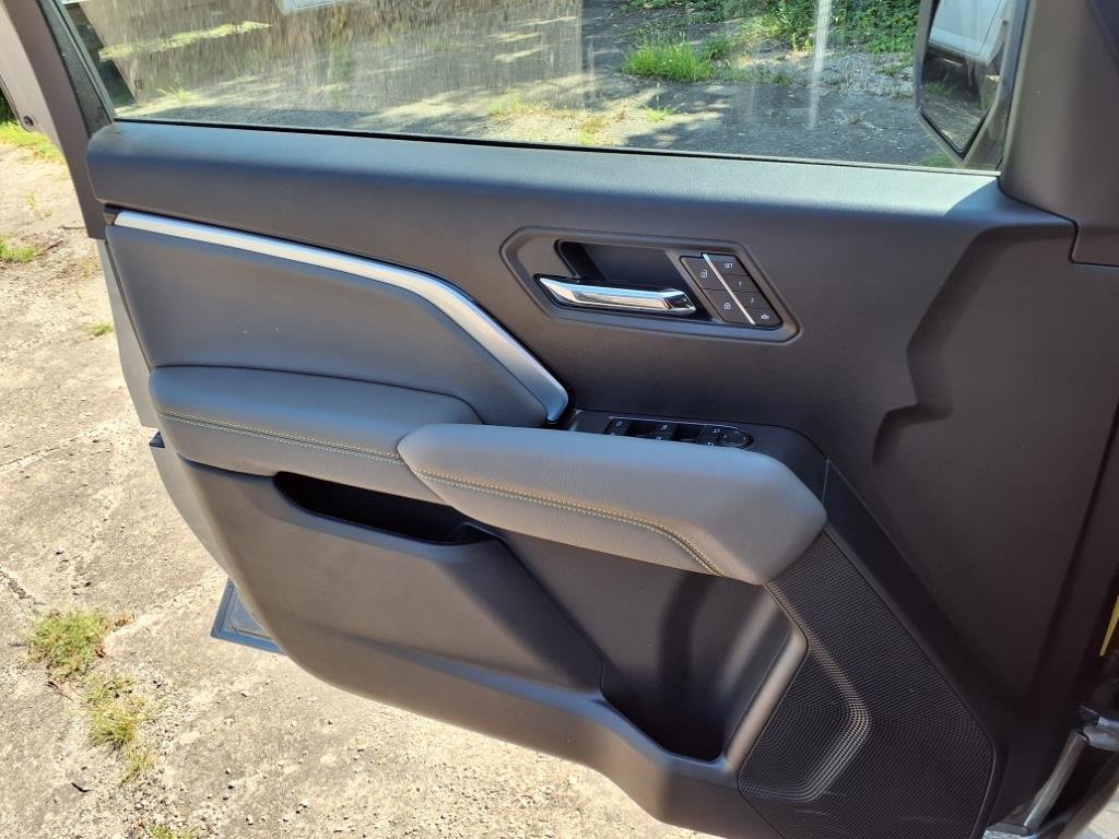 New 2026 Chevrolet Colorado ZR2 w/ Technology Package image 9