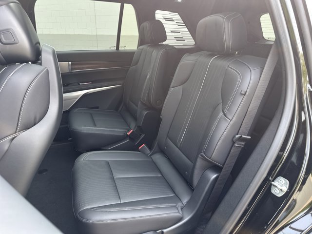 New 2026 Cadillac Vistiq Sport w/ LPO, Floor Liner Package image 28