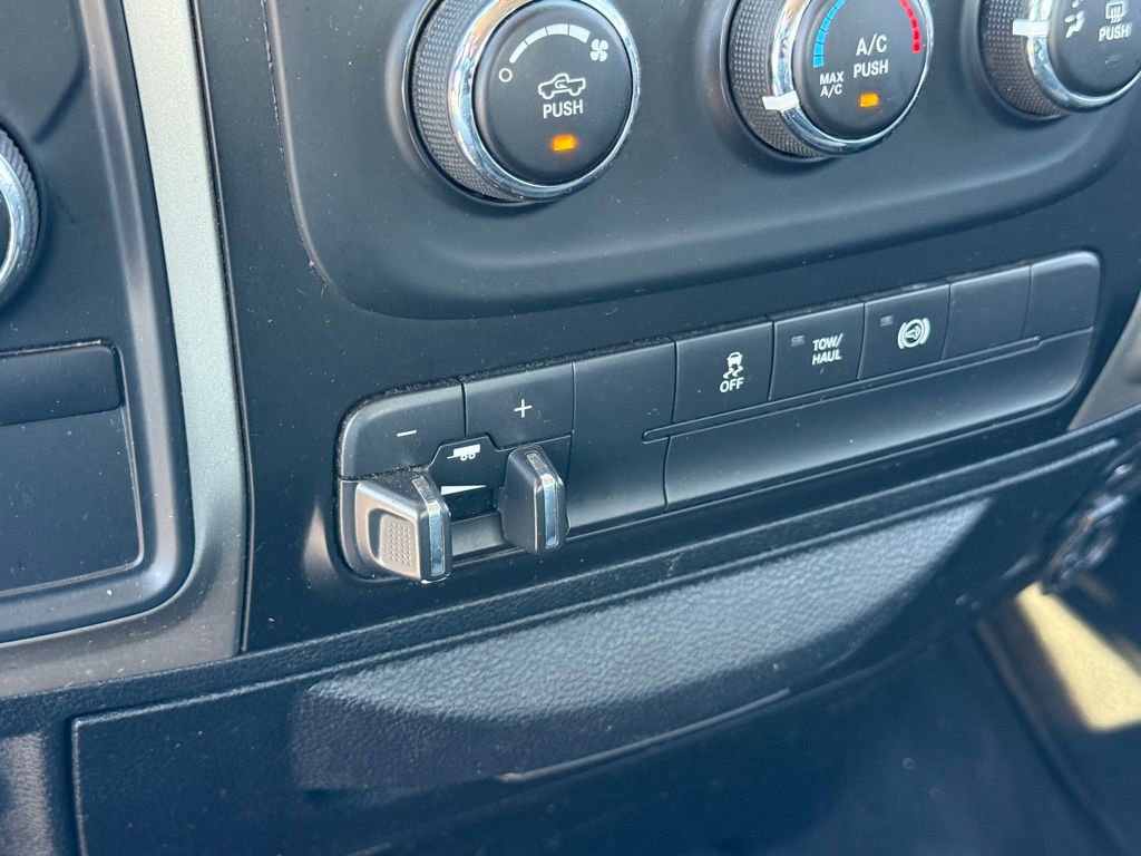 Used 2018 RAM 2500 SLT AWD/4WD image 24