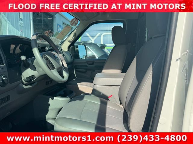 Used 2021 Nissan NV 2500 SV image 2