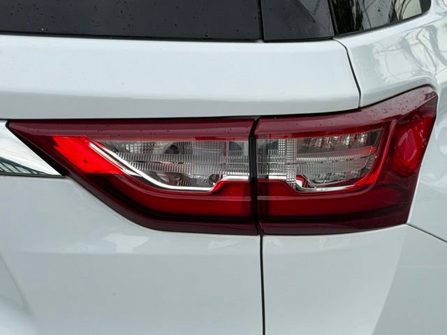 Certified 2019 Chevrolet Traverse LT w/ LT Premium Package AWD/4WD image 24