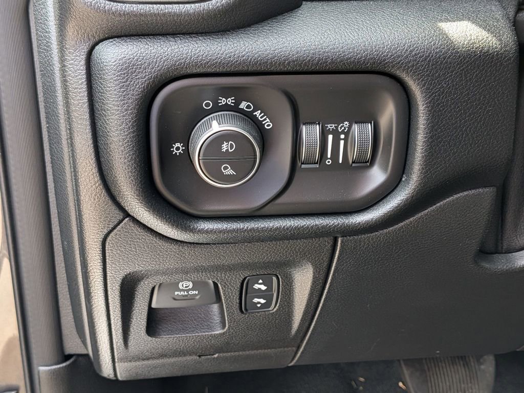 Used 2022 RAM 1500 Laramie w/ Sport Appearance Package AWD/4WD image 14