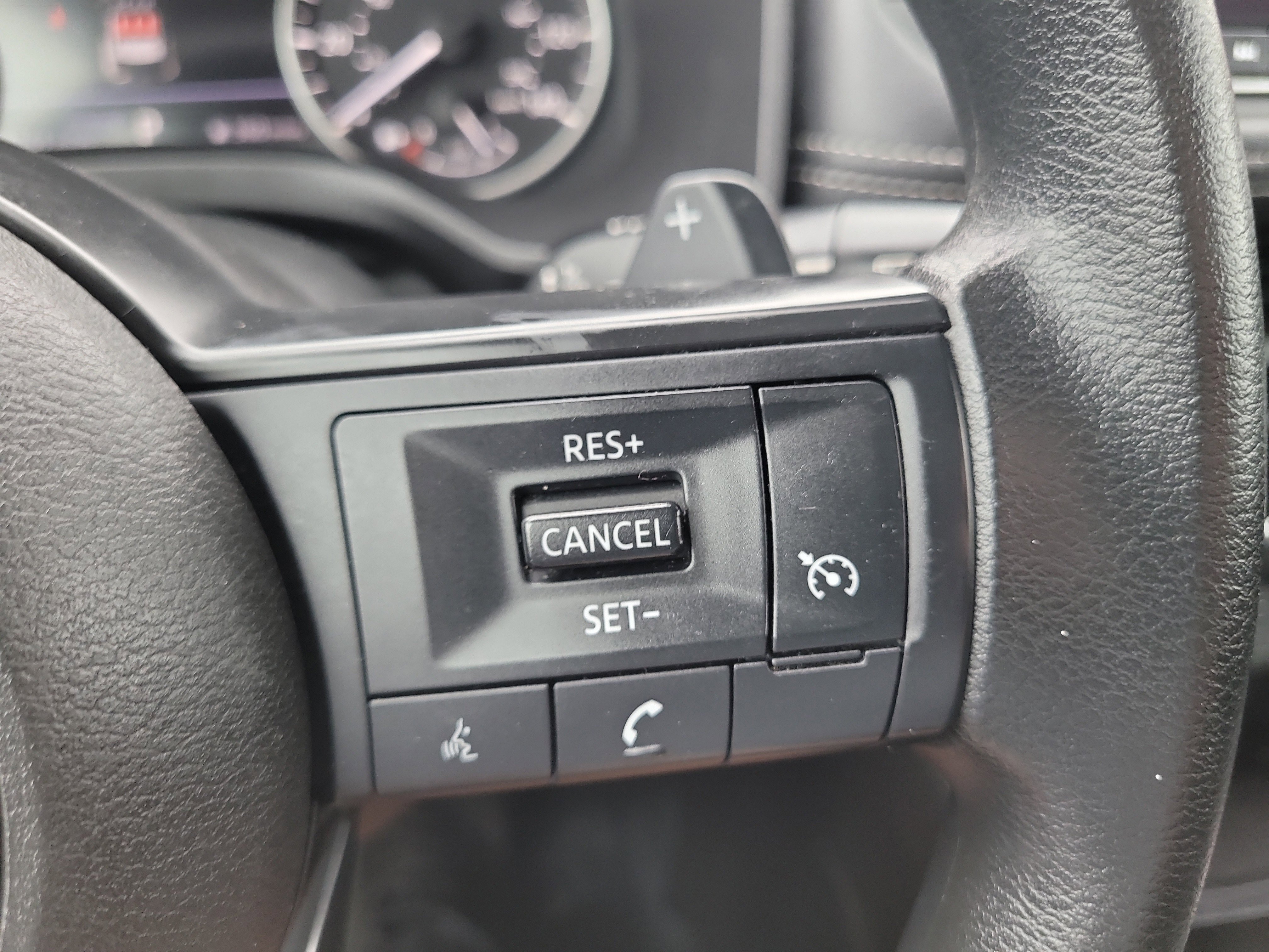 Used 2023 Nissan Rogue S image 29