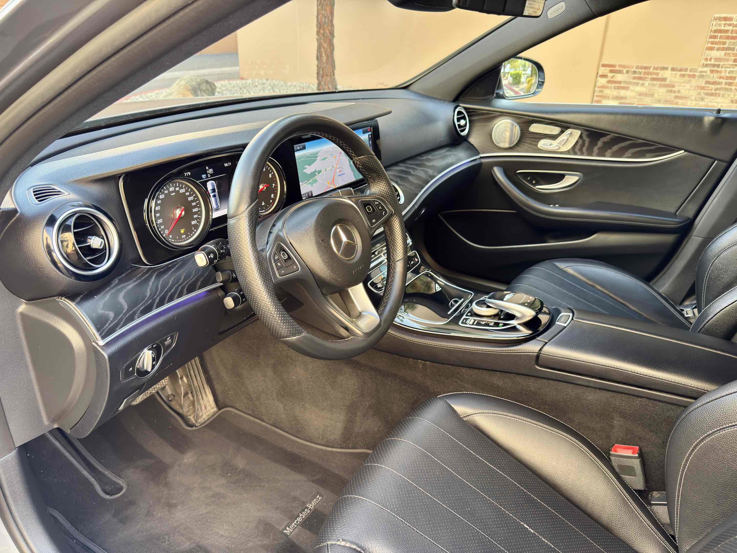 Used 2017 Mercedes-Benz E 400 4MATIC Wagon image 46